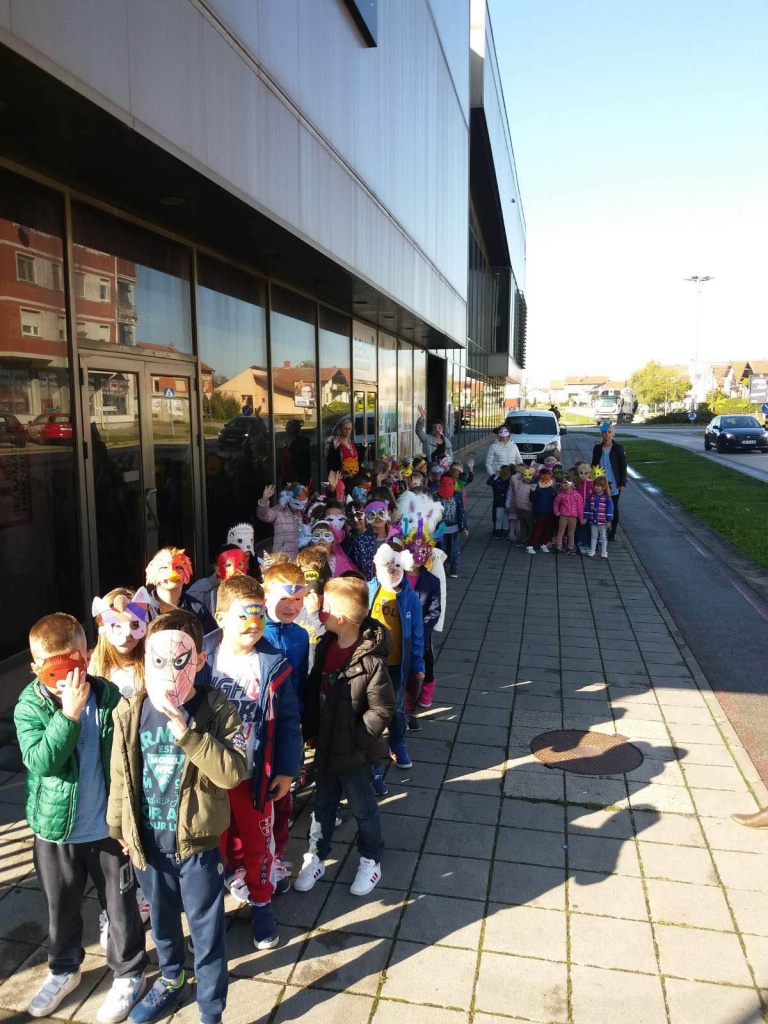 IMG 9ad63f73b18e081965374af969f0c6c7 V